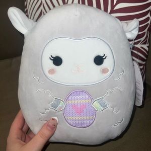 BNWT 8” Sophie The Lamb Squishmallow